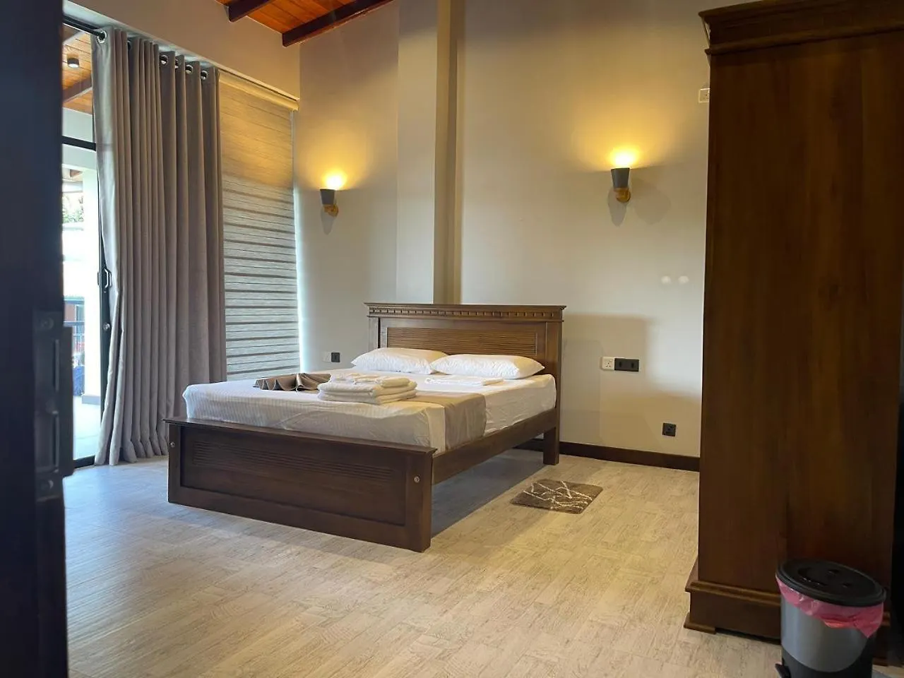 Lush Breeze Hotel Kandy 0*,