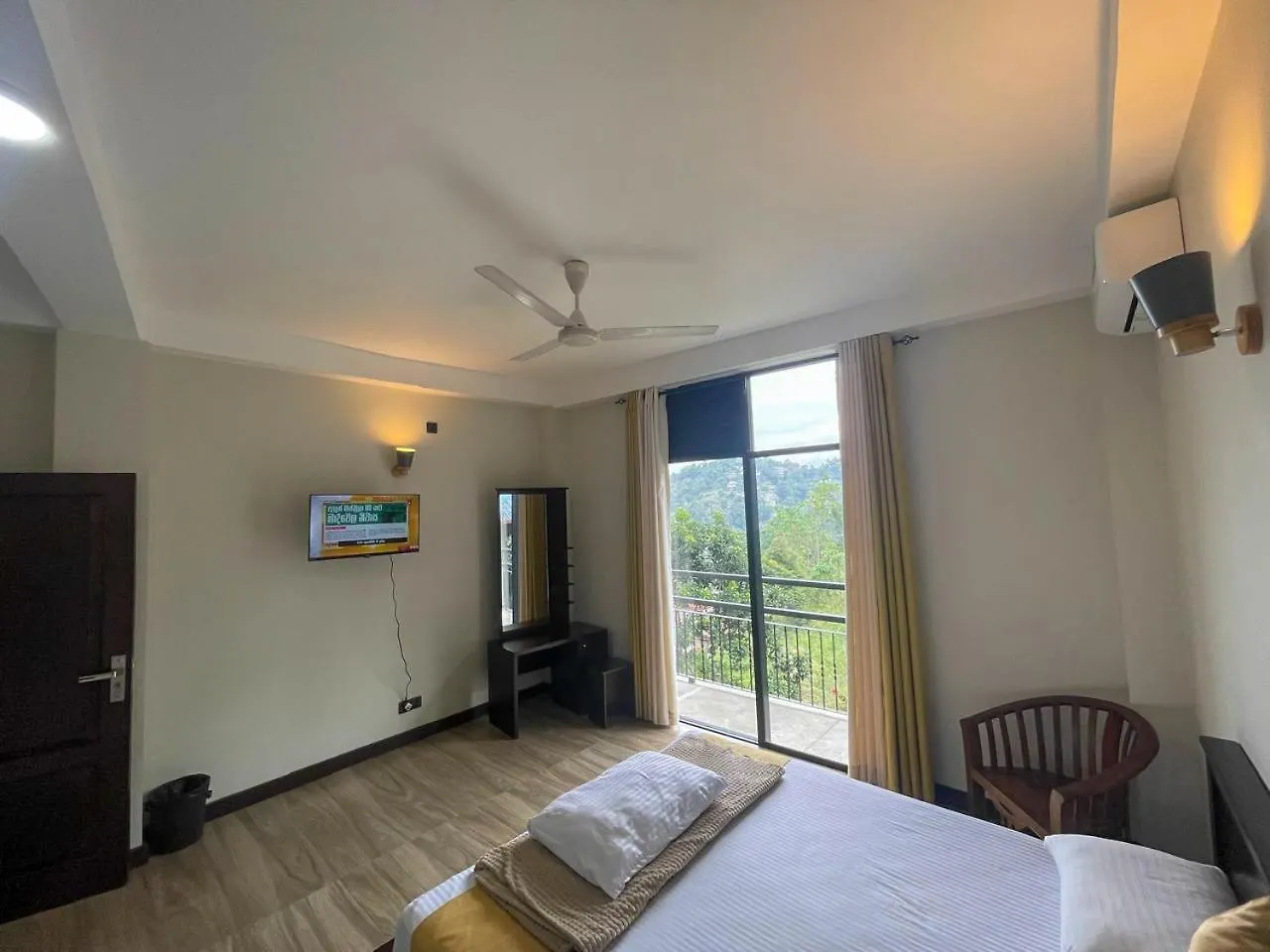 Lush Breeze Hotel Kandy Guest house
